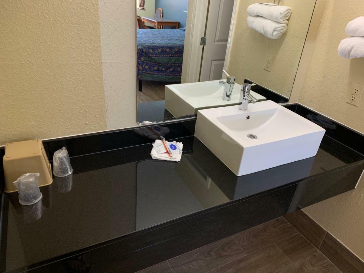 Guest Inn And Suites Houston Oda fotoğraf